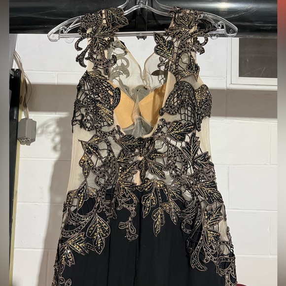 Classy and Elegant Prom Dress - Picture 3 of 6